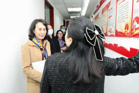 罗湖区人大常委副主任谭会茹一行莅临顺盈娱乐调研