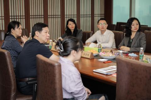罗湖区委统战部副部长、工商联党组书记叶志伟一行到顺盈娱乐调研