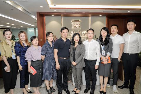 罗湖区委统战部副部长、工商联党组书记叶志伟一行到顺盈娱乐调研